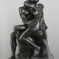 オーギュスト・ロダン《接吻》1882-87年頃 （ 原型）ブロンズ87×51×55 cm国立西洋美術館蔵（ 松方コレクション）撮影：上野則宏