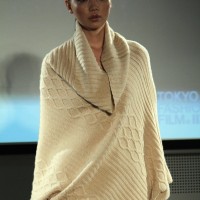 2012年7月の「日本アパレルファッション産業協会プラットフォームプレゼンテーション2012」での「ヤストシエズミ」のショー