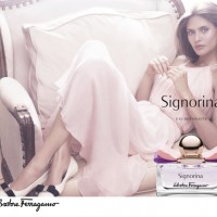 フェラガモの新フレグランス「シニョリーナ」。モデルを務めるのはビアンカ・バルディ