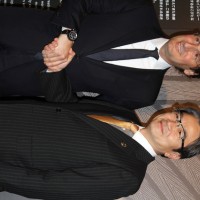 左から、フェンディのピエトロ・ベッカーリ、チェアマン兼CEOと東京藝術大学の宮田亮平学長
