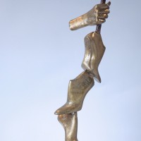 シャネル職人達の“手”が作品に。彫刻家カイディン・モニック・ル＝ウエラー展覧会開催