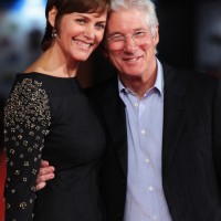2011年ローマ国際映画祭に出席したリチャード・ギアと妻のキャリー・ロウエル