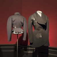 パリのガリエラ服飾美術館で開催中のアライア展