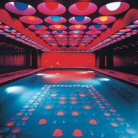 ヴェルナー・パントン　「Swimming pool」