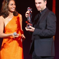 2008年7月、ベルリンファッションウィークでELLE Fashion Star newcomer awardの受賞式に出席したラフ・シモンズ