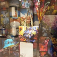 蜷川実花がデジタルカメラだけで撮影したフォトブック「ニナデジ」とのコラボアイテム