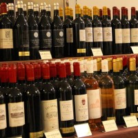 豊富なラインナップのフランスワイン、アルザスワインも豊富に揃う