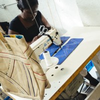 ケニアの縫製工場の様子