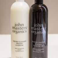 ジョンマスターオーガニックは髪質、なりたい質感に合わせて複数のシャンプー、トリートメントを展開
