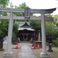 三囲神社