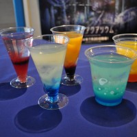 「オーシャンカフェ」で17時から販売されるカクテル（ノンアルコールカクテルも用意）