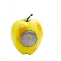 アンダーカバー×ブックマーク×メディコムトイのリンゴ型ライト、300個限定発売