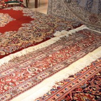 長い伝統を持つペルシア絨毯は伝統的デザインや色づかいが特徴
