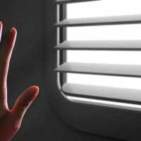 太陽の光とあたたかさを提供する窓型のヒーター『Here Comes the Sun』（Department of Product Design, Shu-Te University）