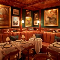 「ラルフ ローレン」がニューヨークにレストラン「ザ ポロ バー」をオープン