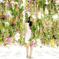 「Floating Flower Garden - 花と我と同根、庭と我と一体」