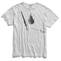 「トッド スナイダー・タウンハウス」の1周年記念Tシャツ（1万1,000円）