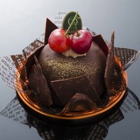 新宿高野本店ではケーキ“グリオッティ”が用意される
