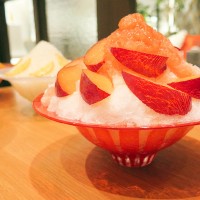 「賚果 | RAIKA」の大人のためのかき氷（レモン、マンゴー、桃、プラム、パイナップル）