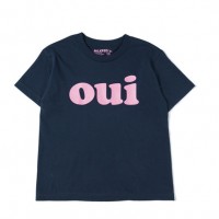 “oui”ロゴの復刻デザインTシャツ（4,500円）