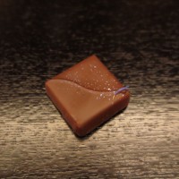「チョコレート・ジェムズ『オ・パフメ オーテブルー』」（800円）