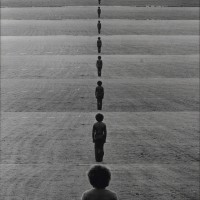クラウス リンケ 「瞬時の移動 」 1972 年／251 x 130 cm／ゼラチンシルバープリント