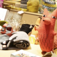 10月25日に新宿伊勢丹でワークショップ「ドナ・ウィルソンと一緒に人形を作ろう」を実施