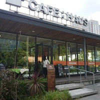 東京・豊洲の人気カフェ「CAFE;HAUS」が期間限定で「ル・クルーゼカフェ」としてオープン