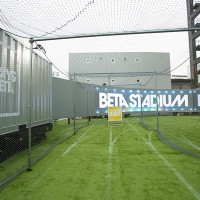 ニューバランス提案の屋外スタジアム「NB BETA STADIUM」が、ファッションの聖地原宿に期間限定オープン