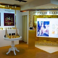 「イセタン サロン ド パルファン（ISETAN Salon de Parfum）」会場内の様子。右のブースはエリー サーブ（ELIE https://cms.fashion-headline.com:6430/backend.php/ctmsArticleImageNewImageSpec/popup/149234SAAB）