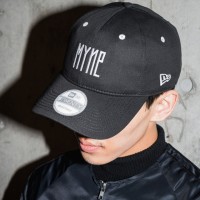 ミハラヤスヒロの新ライン「MYne」が、ニューエラとのコラボレーションキャップ（8,500円）を先行発売