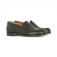 「Black leather penny loafer」（6万円）