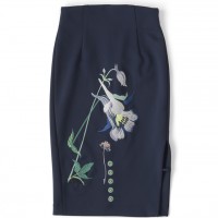 「Botanical Embroidery Tight Skirt」（4万3,000円）