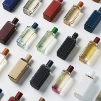 「エルメッセンス」コレクションの中から好きな香り4種類をセットにできる「ノマードスプレー」（15ml×4本セット／1万9,200円）を用意