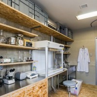渋谷のFabCafe Tokyo内にバイオテクノロジーの実験や研究が可能な設備を備えたバイオラボがオープン