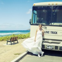 オーバーシーウェディングがハワイにてブライズルーム用キャンピングカー「ラブトラック（LOVE TRUCK）」の稼働を開始