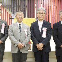 左から)三越日本橋本店長の中陽次さん、丸山浩明さん、室瀬和美さん、齋藤孝正さん