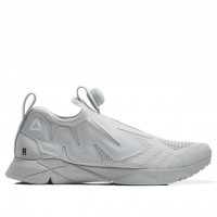 「Vetements × Reebok Pump Supreme」DSMG限定カラー（4万9,000円）／Vetements × Reebok