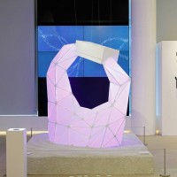 東京・銀座「METoA Ginza」にて展示されている、川本氏デザインの家電