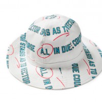 サカイ（sacai）「Hat」オフホワイト（2万4,000円）