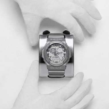 マルジェラ初のコラボ時計はG-SHOCK、誕生30周年を記念して3月30日、世界限定3000個、300店舗で発売