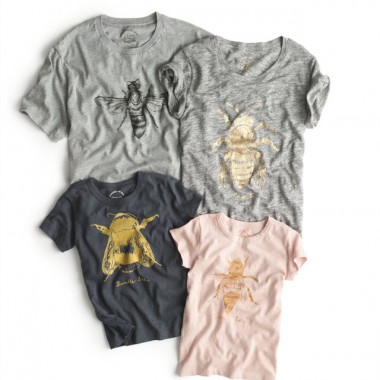 J.CREWが蜂モチーフのチャリティーTシャツ発売。動植物の未来を守る
