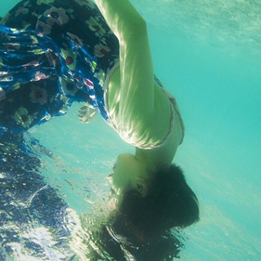 蜷川実花の元アシスタントMARCOが3年ぶりの写真展を開催。新作の水中写真シリーズを初公開