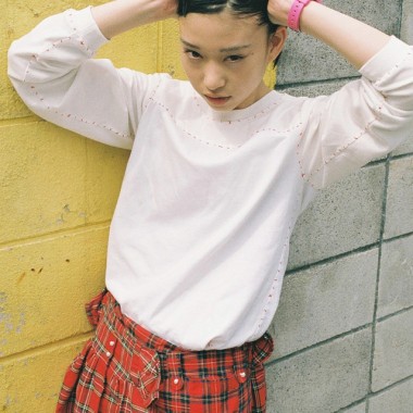 川島小鳥、20歳になる女の子を撮りためた新作写真展「20歳の頃」を開催中