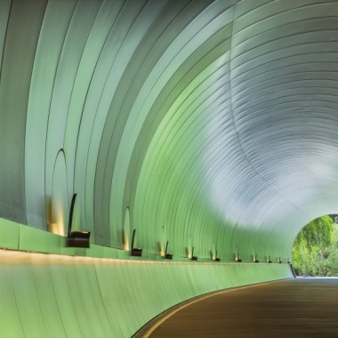 光と緑、建築美が織り成す現代の“桃源郷”。「ミホ ミュージアム」で自然とアートの刺激的な融合体験