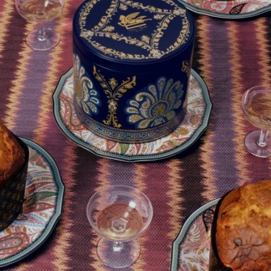 エトロからミシュラン2つ星レストランとコラボした、ホリデーシーズンを彩る伝統的なパネットーネが登場
