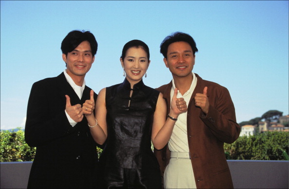 1996年カンヌ国際映画祭に出席した（左から）ケビン・リー、コン・リー、レスリー・チャン