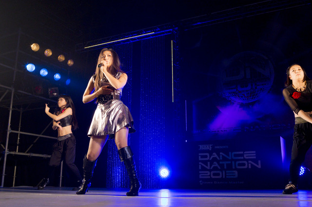 世界最大級のダンスイベント「DANCE NATION 2013」開催。 3,000名の若手ダンサーが幕張メッセに集結