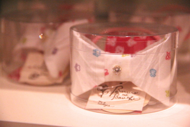 バラ色の帽子のリボン付きゴム　3,800円
