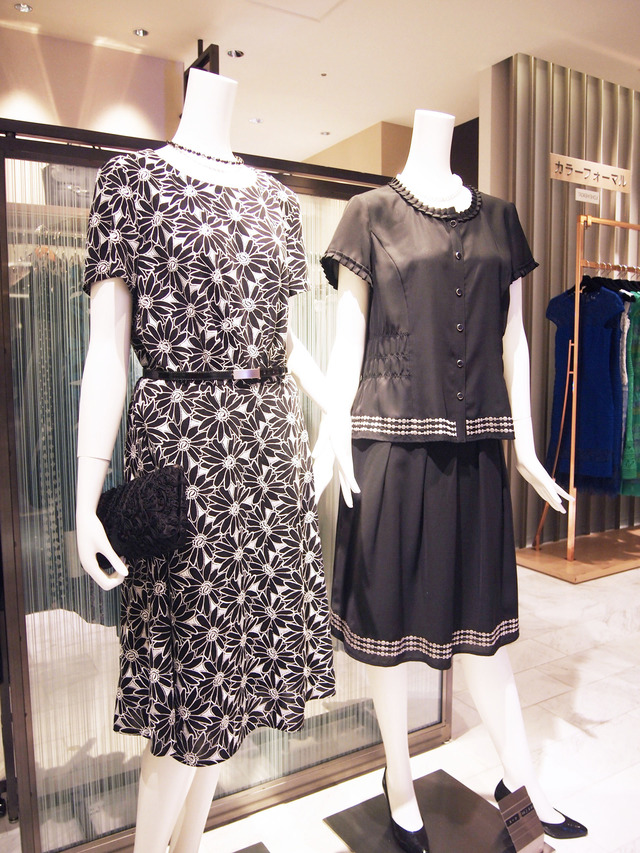 「レリアン ブラスハウス」はストレッチ刺繍を採用したドレスを提案